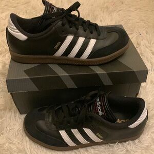 Womens 7.5 Black Adidas Sambas